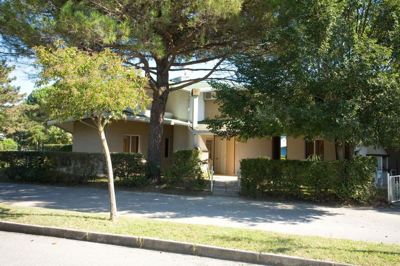 Olimpia Villa Бибионе Екстериор снимка